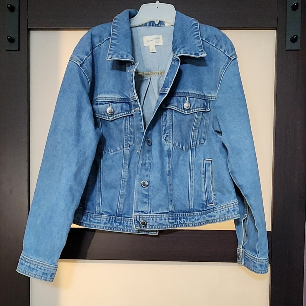 Target Universal Threads Light Blue Denim Trucker Jean Jacket XXL